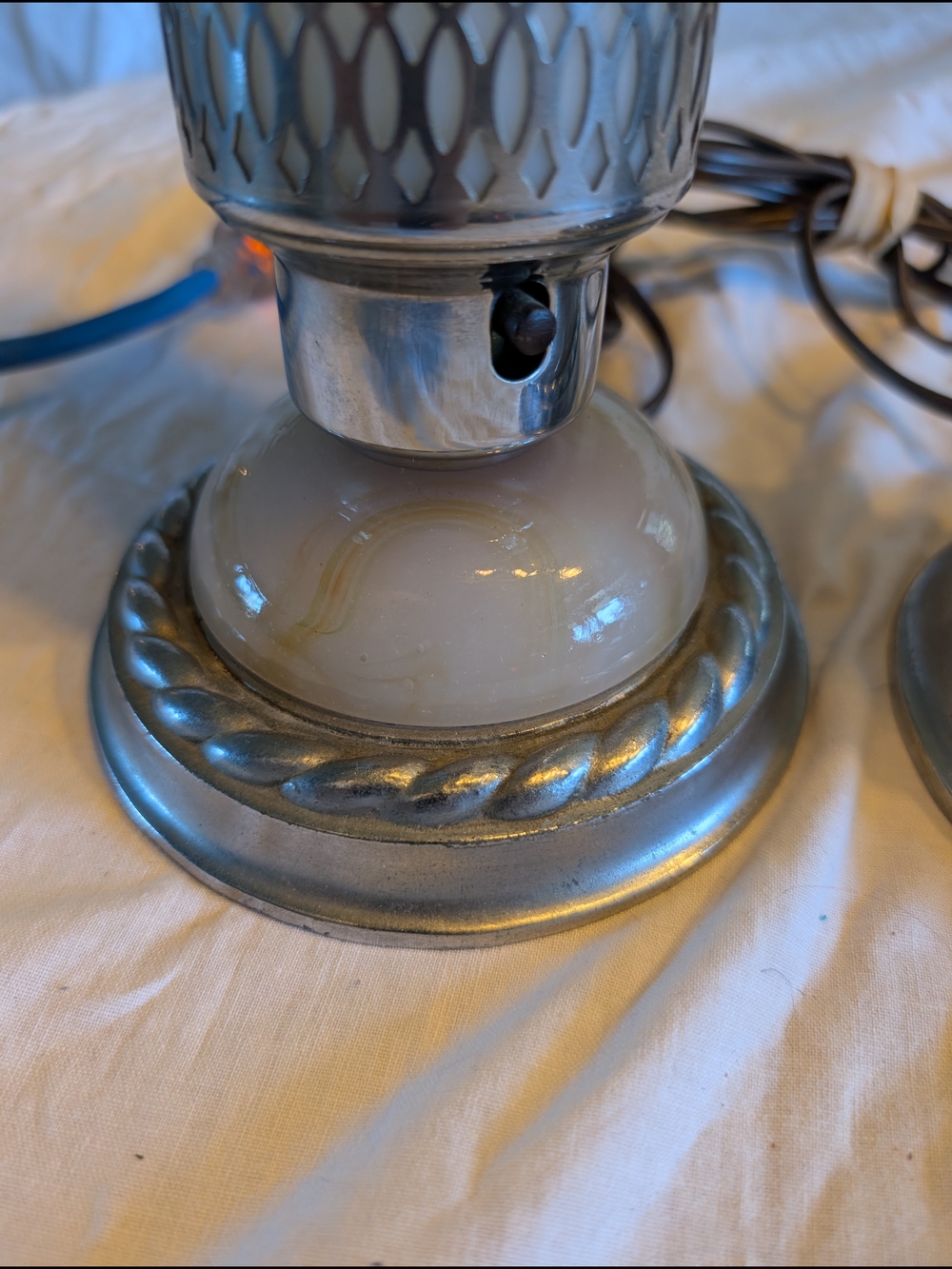 Vintage Floral Glass Table Lamp Pair with marble Base - Picture 4 of 10